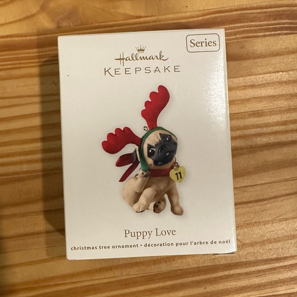 Puppy Love Series #21 Hallmark Keepsake Ornament 2011 - Picture 1 of 7